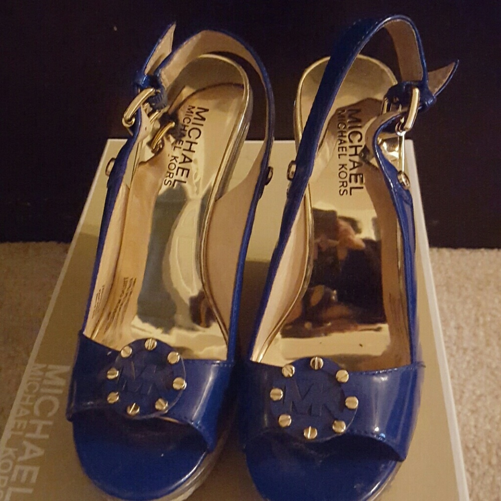 MICHAE MICHAEL KORS WOMEN SANDALS