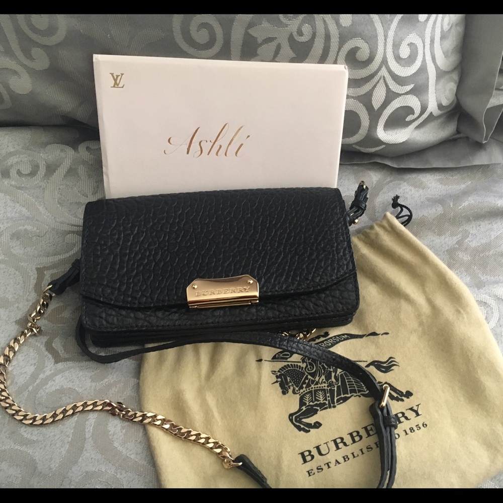 ❌SOLD❌Burberry 'Madison' Leather Wallet on a Chain