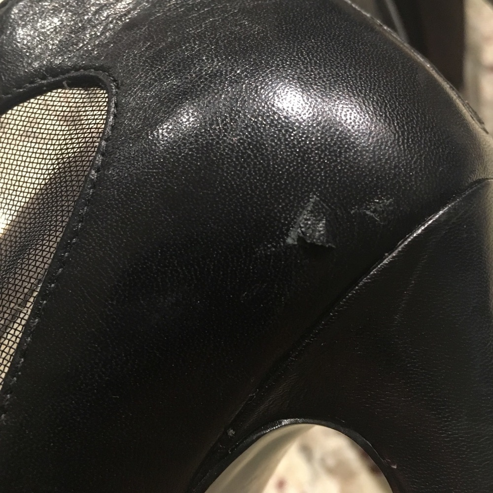 GUESS Booties - Picture 3 of 3