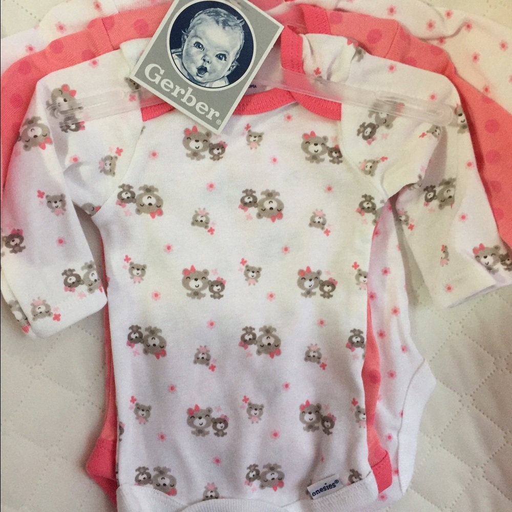 NWT Gerber 3 piece onesie set
