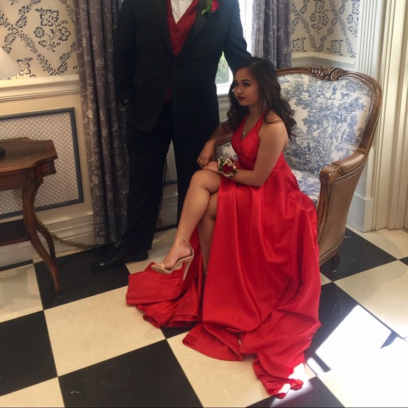 Red Sherri Hill Prom Dress - Picture 4 of 4