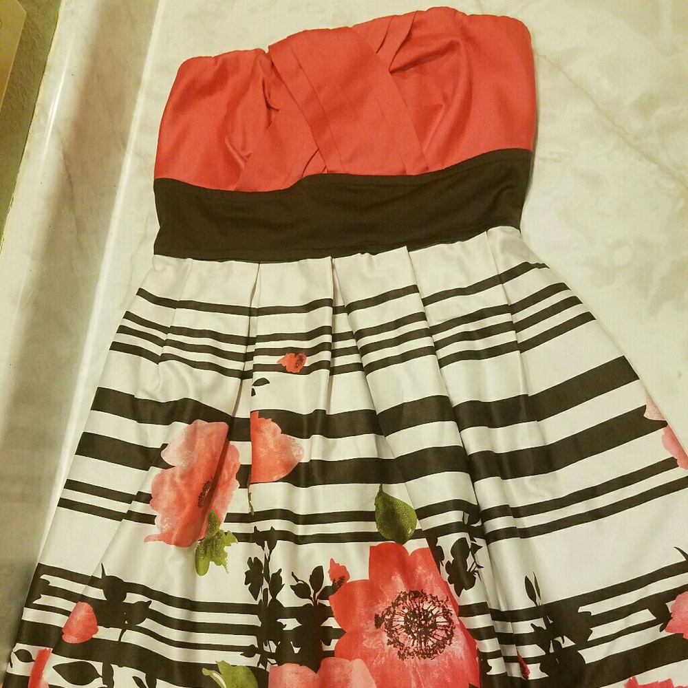 Strapless dress