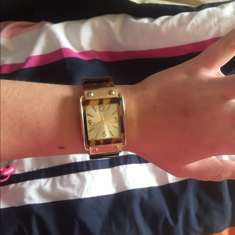 Watch - Picture 2 of 3