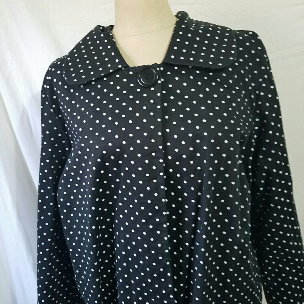 EUC Adorable polka-dot swing coat