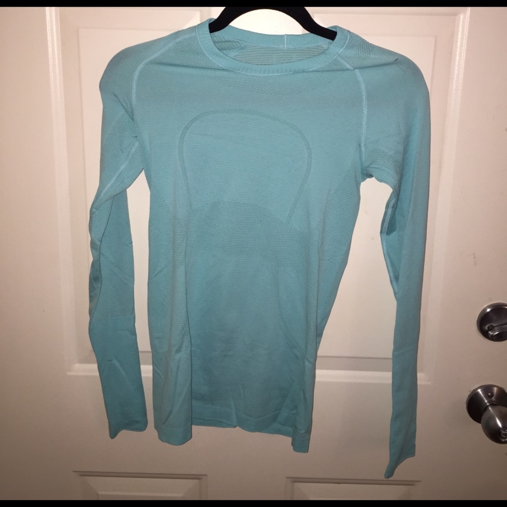 Long sleeved lulu lemon top in teal
