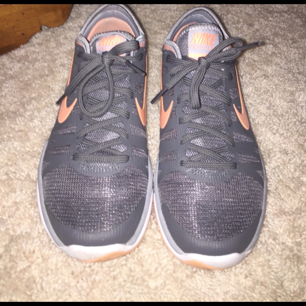 Nike tennis shoes
