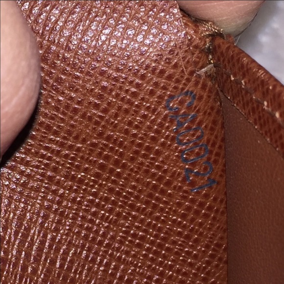 Louis Vuitton Wallet - Picture 6 of 8