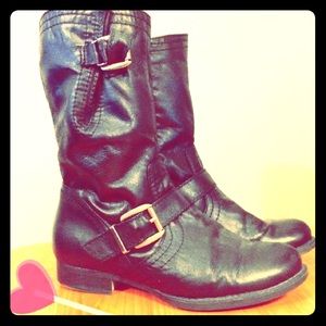 Black zip-up moto boots