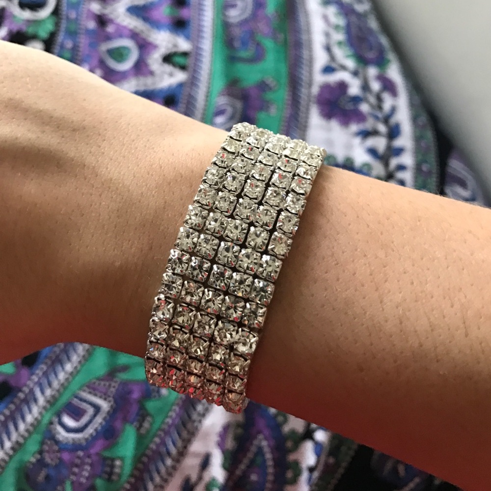 Jeweled bracelet
