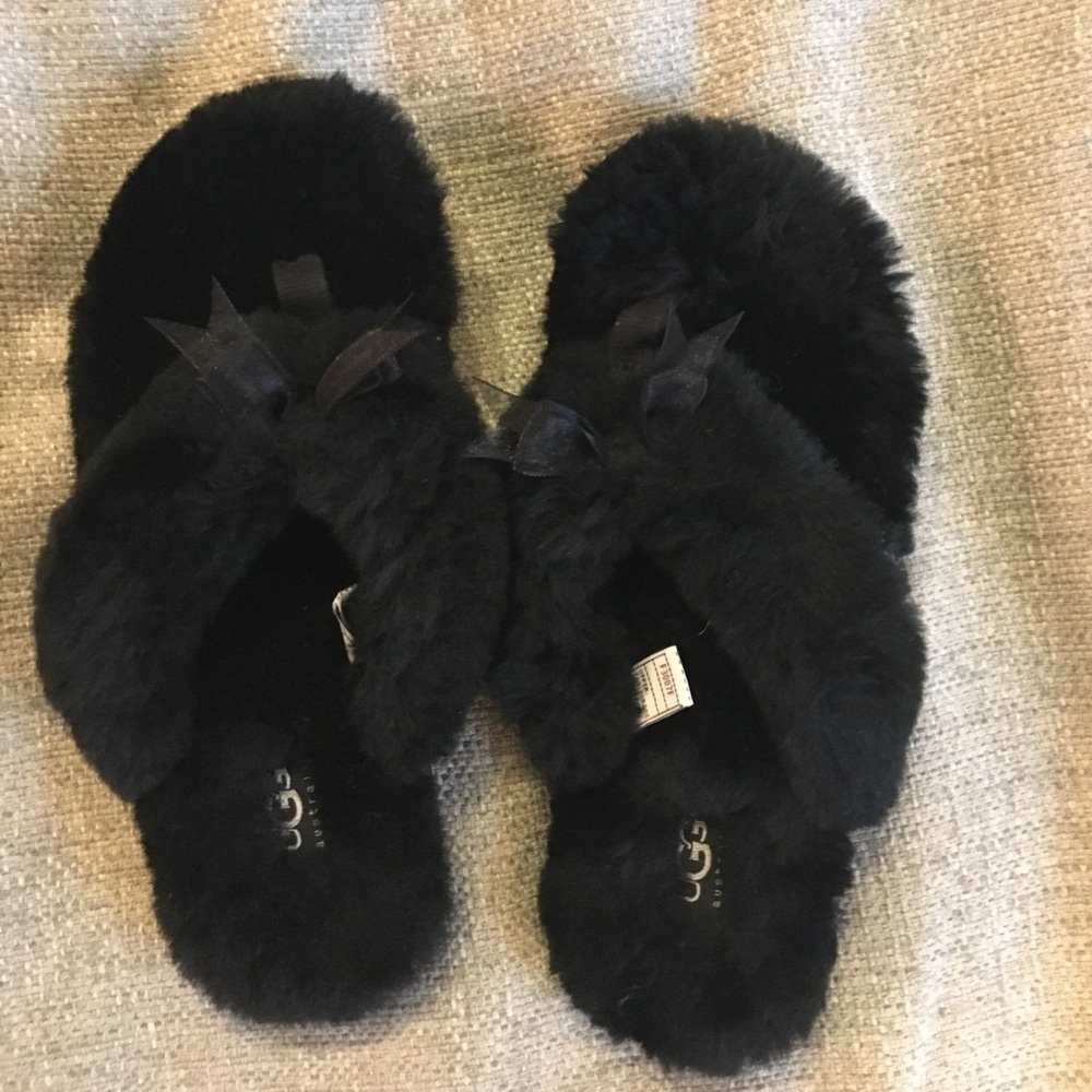 UGG Australia Flip Flop Fluff Slippers- Black