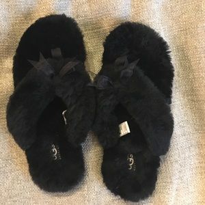 UGG Australia Flip Flop Fluff Slippers- Black