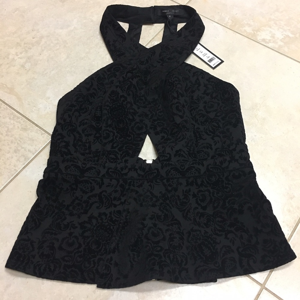 Romeo & Juliet Couture Criss Cross Halter Top