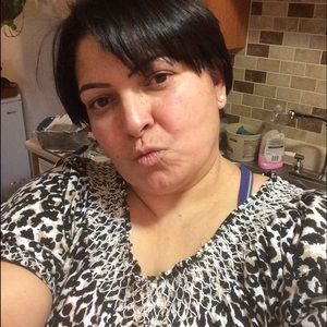 Meet your Posher, Iris