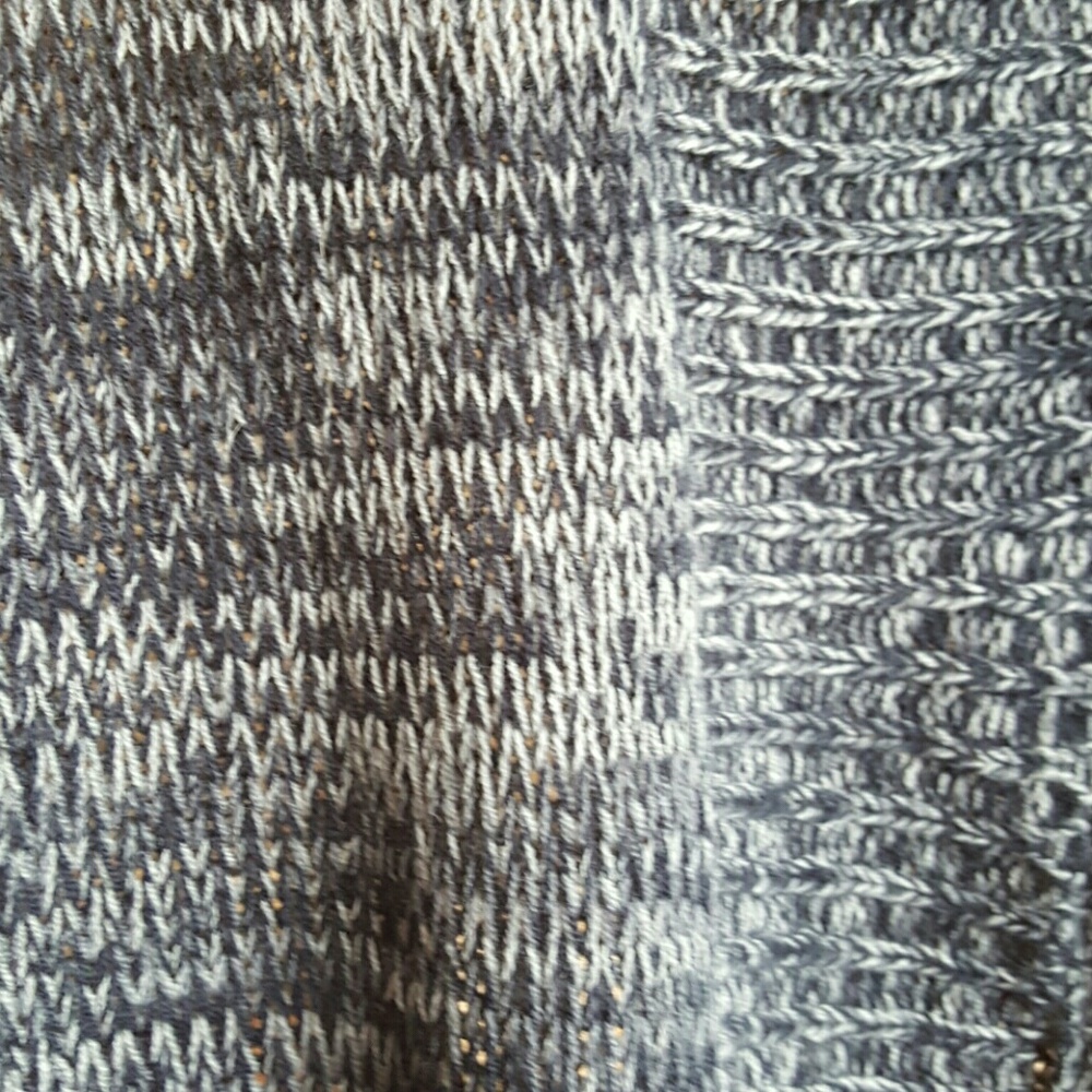 Poncho - Picture 3 of 3