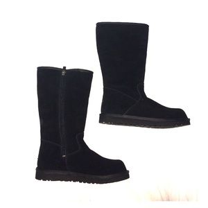 UGG BRAND NEW, NEVER WORN! UGG Girls size 5 black