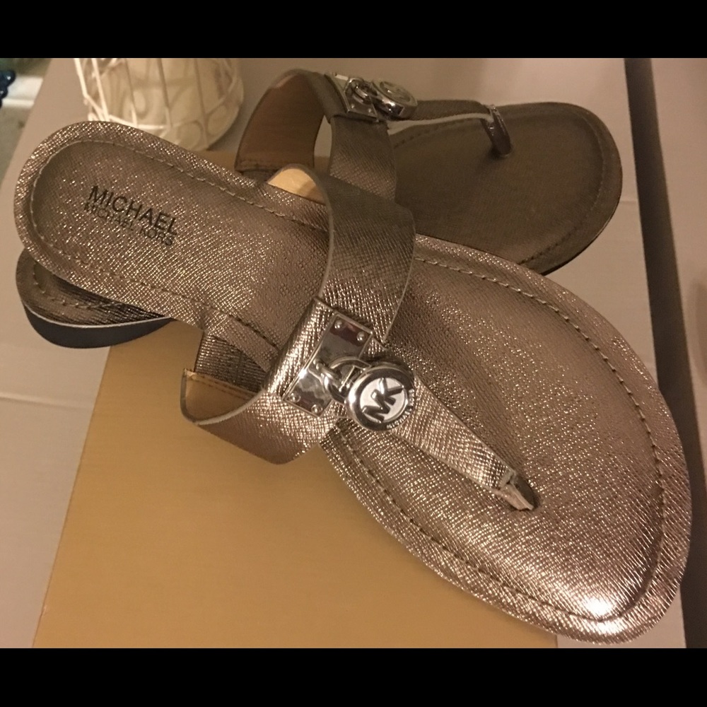 NEW NEVER WORN MICHAEL KORS SANDALS