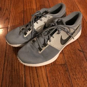 Nike "Speed Tr2" running sneakers