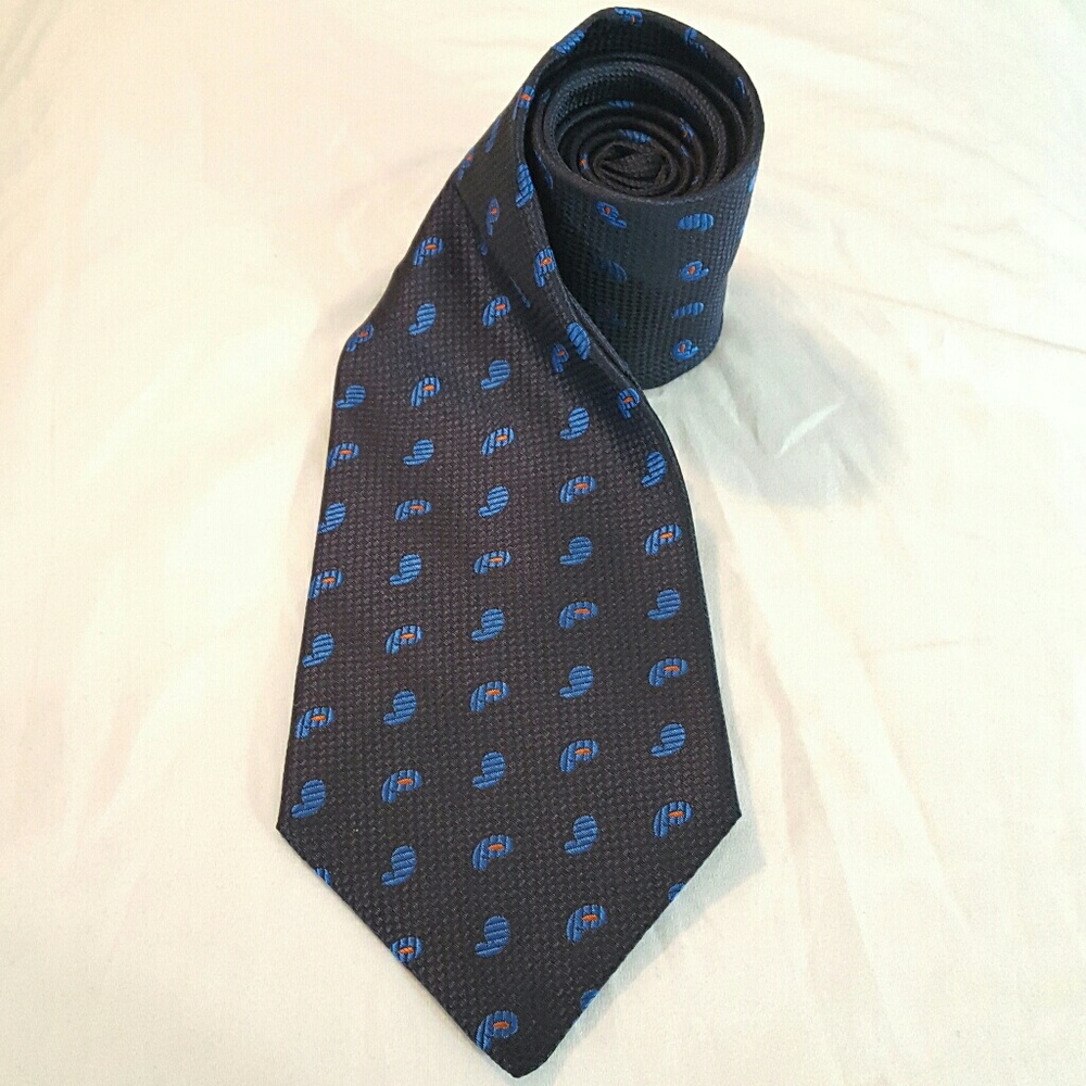 Tommy Hilfigure 100% silk tie new with tag