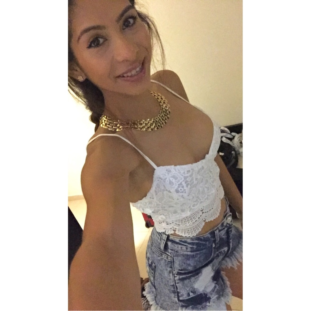 LA heart white crochet crop top size small