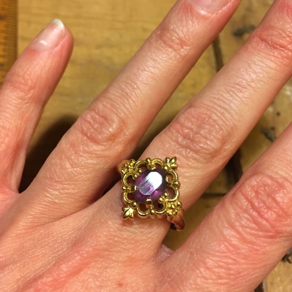 Vintage Jewelry - Vintage Avon Ring