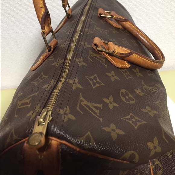 Authentic Louis Vuitton Speedy 40 - Picture 1 of 4