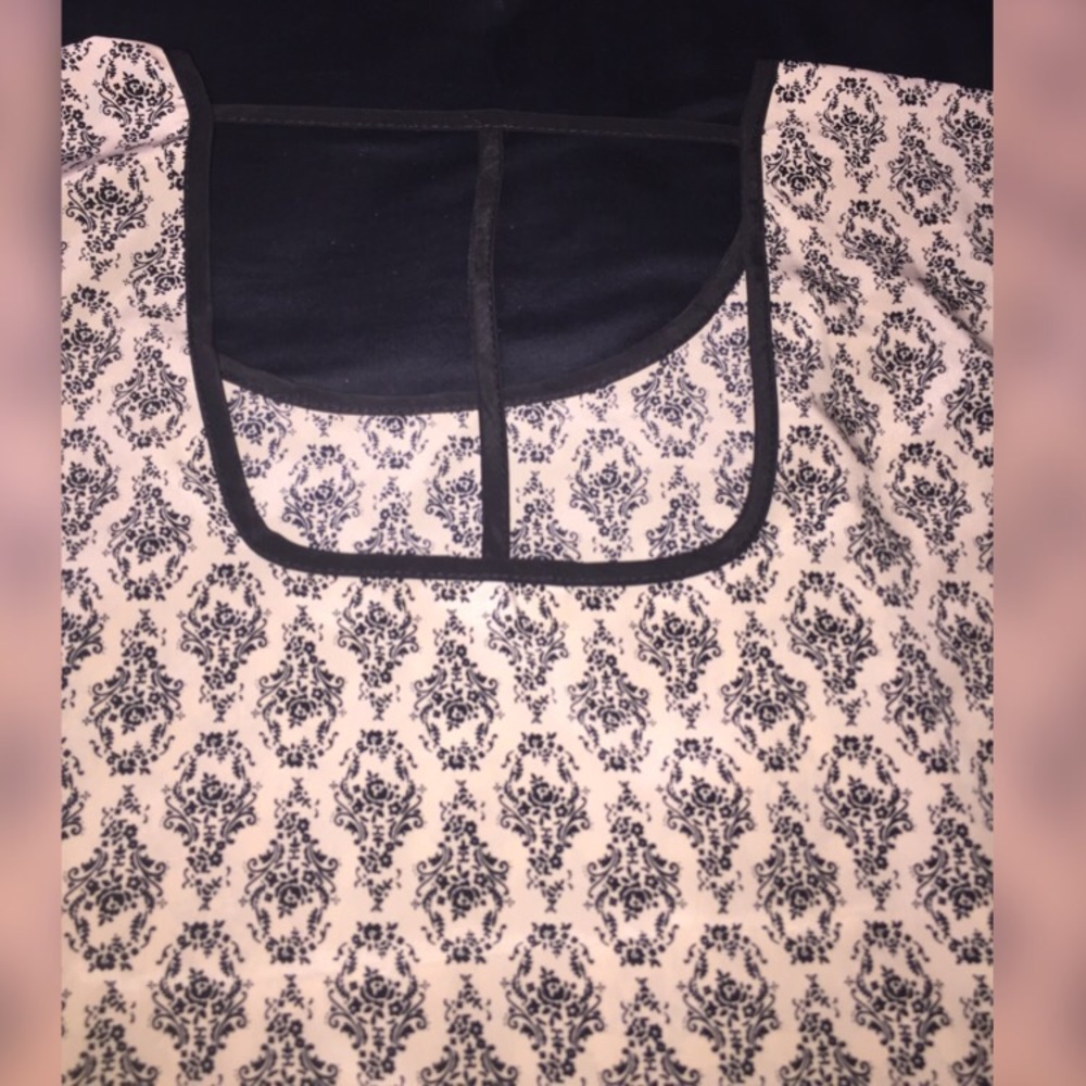 Open-Back Blouse - Picture 2 of 2