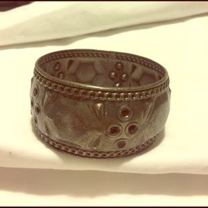 Metal bangle