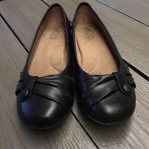 Black leather Round Toe Flats
