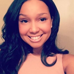 Meet your Posher, Nia