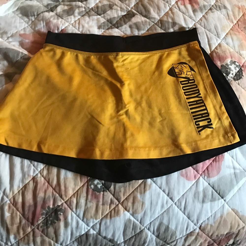 Les mills body attack skirt/shorts. Medium