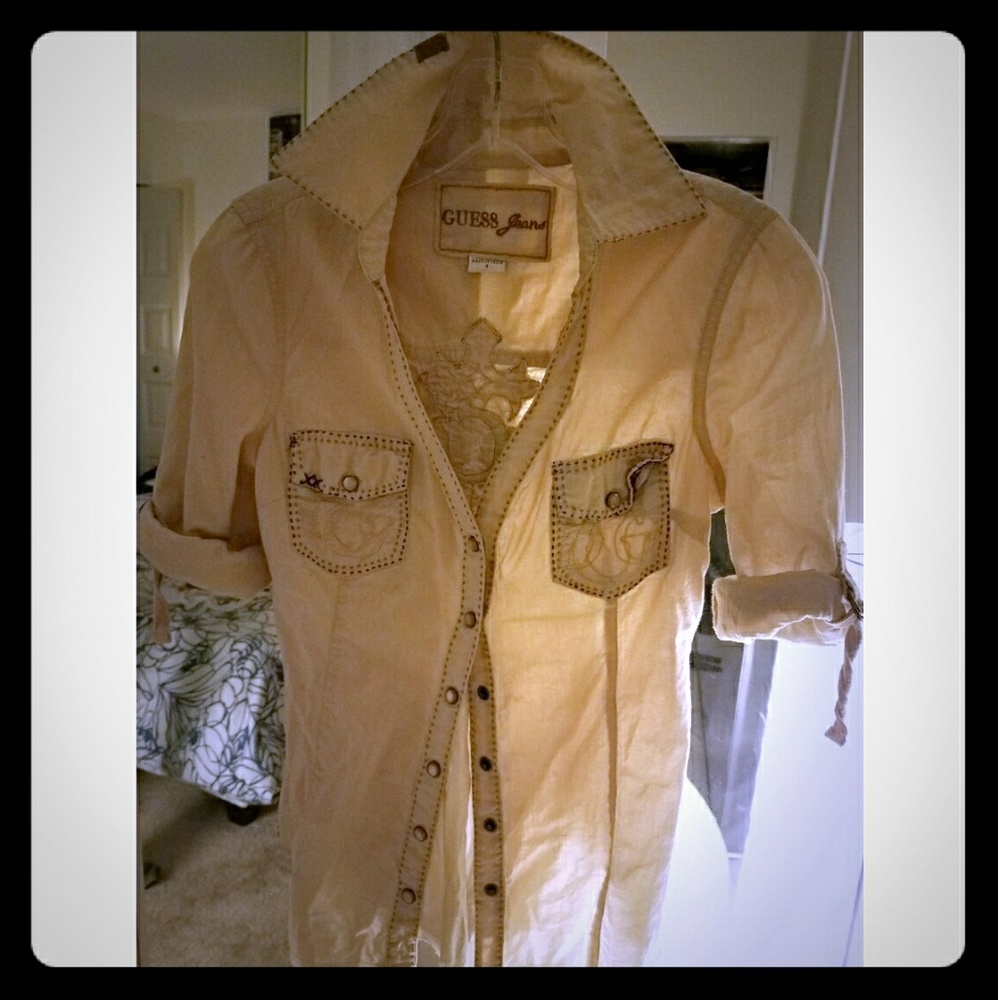 GUESS. Sexy Fitted button up