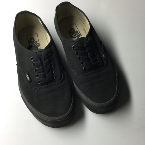 Vans Shoes - black vans authentics