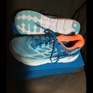 Hoka one one.