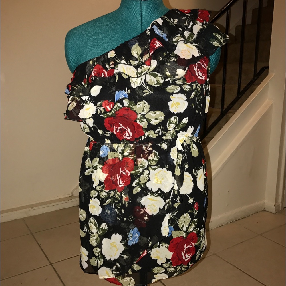 One sleeve ruffle blouse