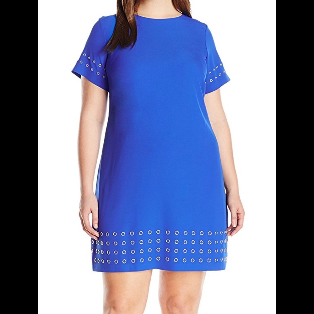 Plus size t-shirt dress with grommets