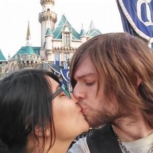 Meet your Posher, Victoria-david