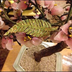 Vintage wiesner leaf brooch