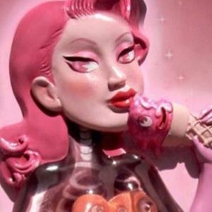 Meet your Posher, Claire