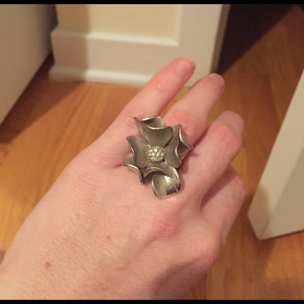 Silver Flower ring - Picture 3 of 3