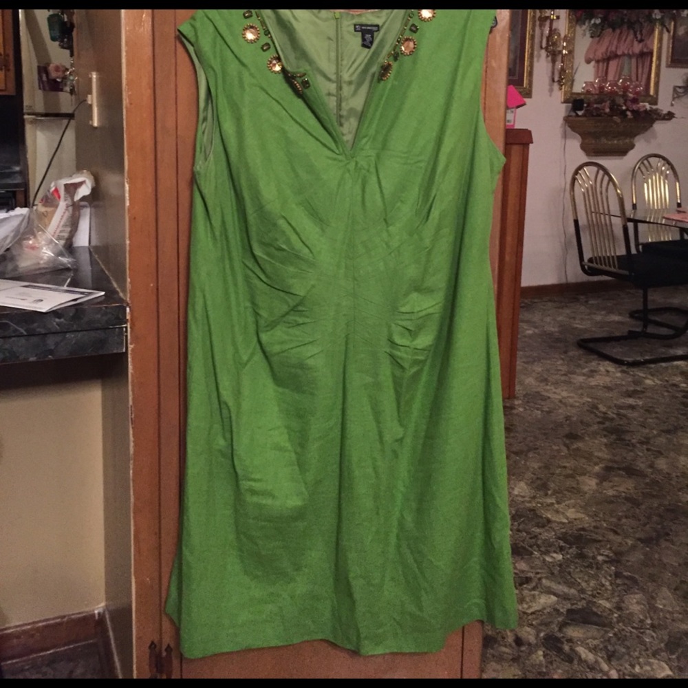 Cap sleeve green dress, 22W