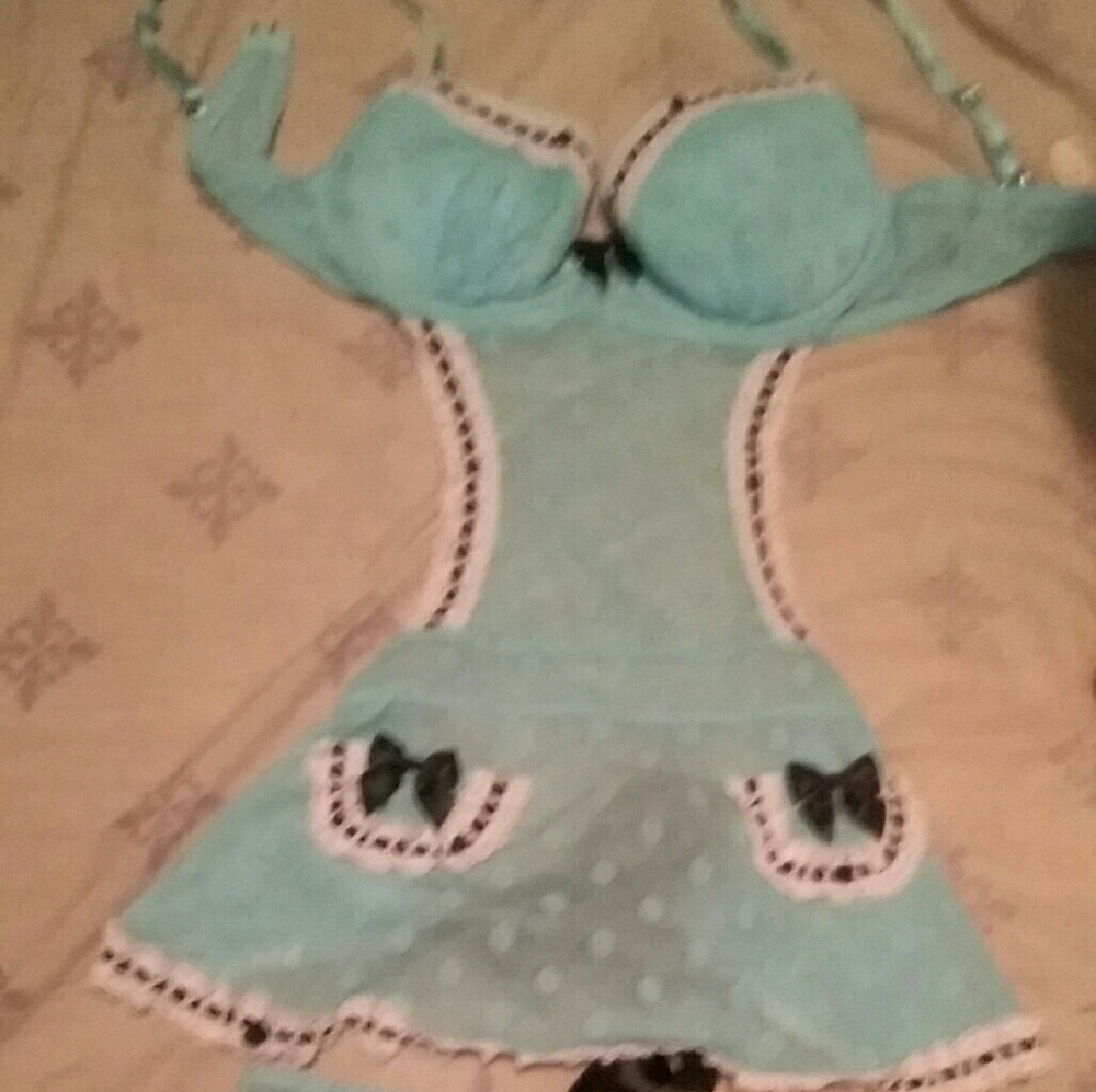 New vs - Picture 2 of 2