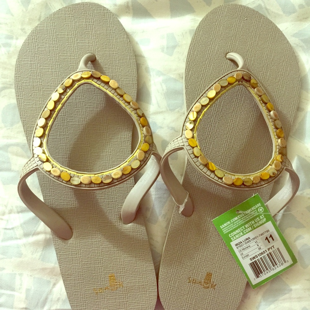Sanuk Metallic detail flip flops