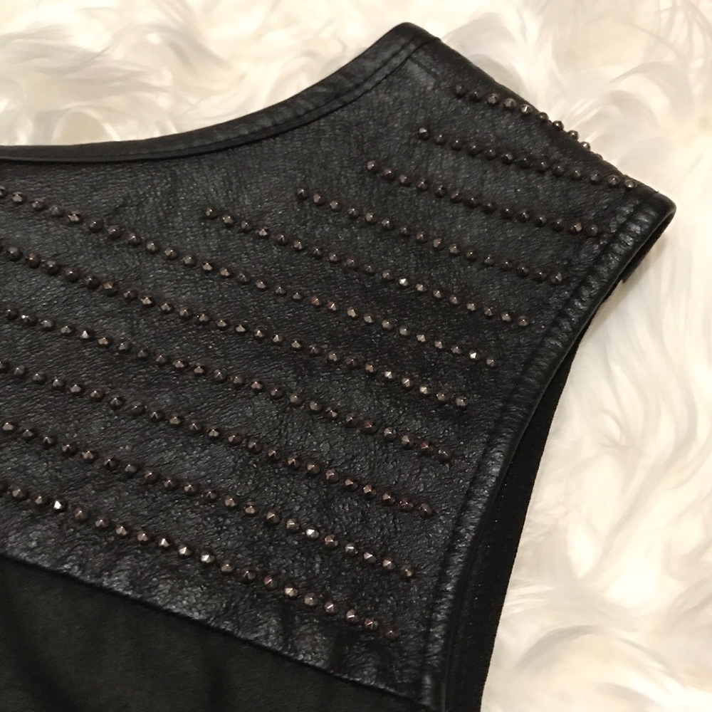 Cream/Black Multimedia Top