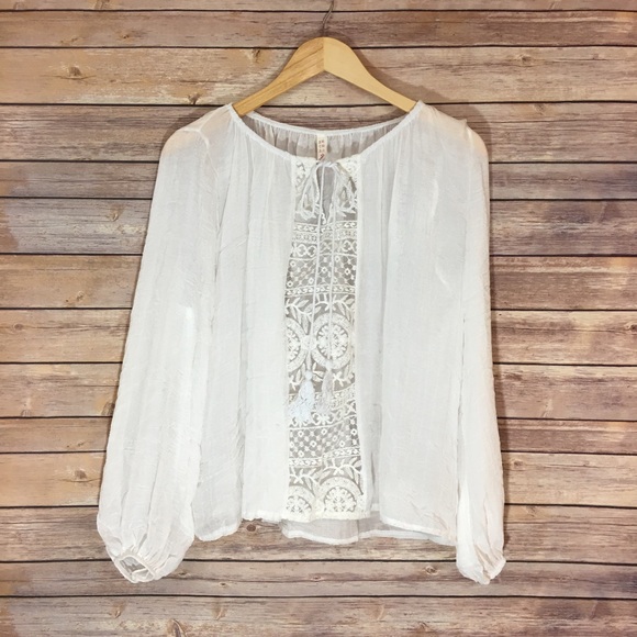 Boho Chic White Off/ On Loose Top - Picture 2 of 4