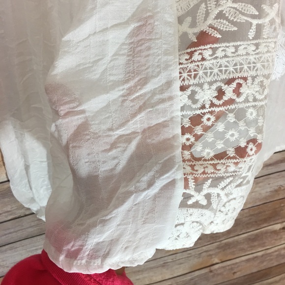 Boho Chic White Off/ On Loose Top - Picture 3 of 4