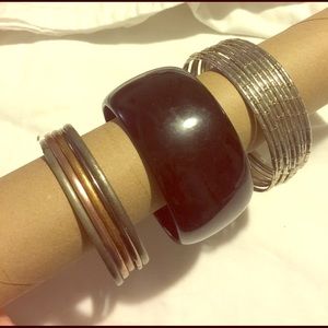 SALE Lots of bangles!!