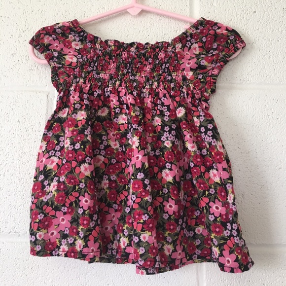 ⭐️PRICE DROP⭐️Floral Shirred Top - Picture 2 of 2