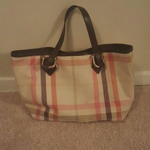 Burberry purse