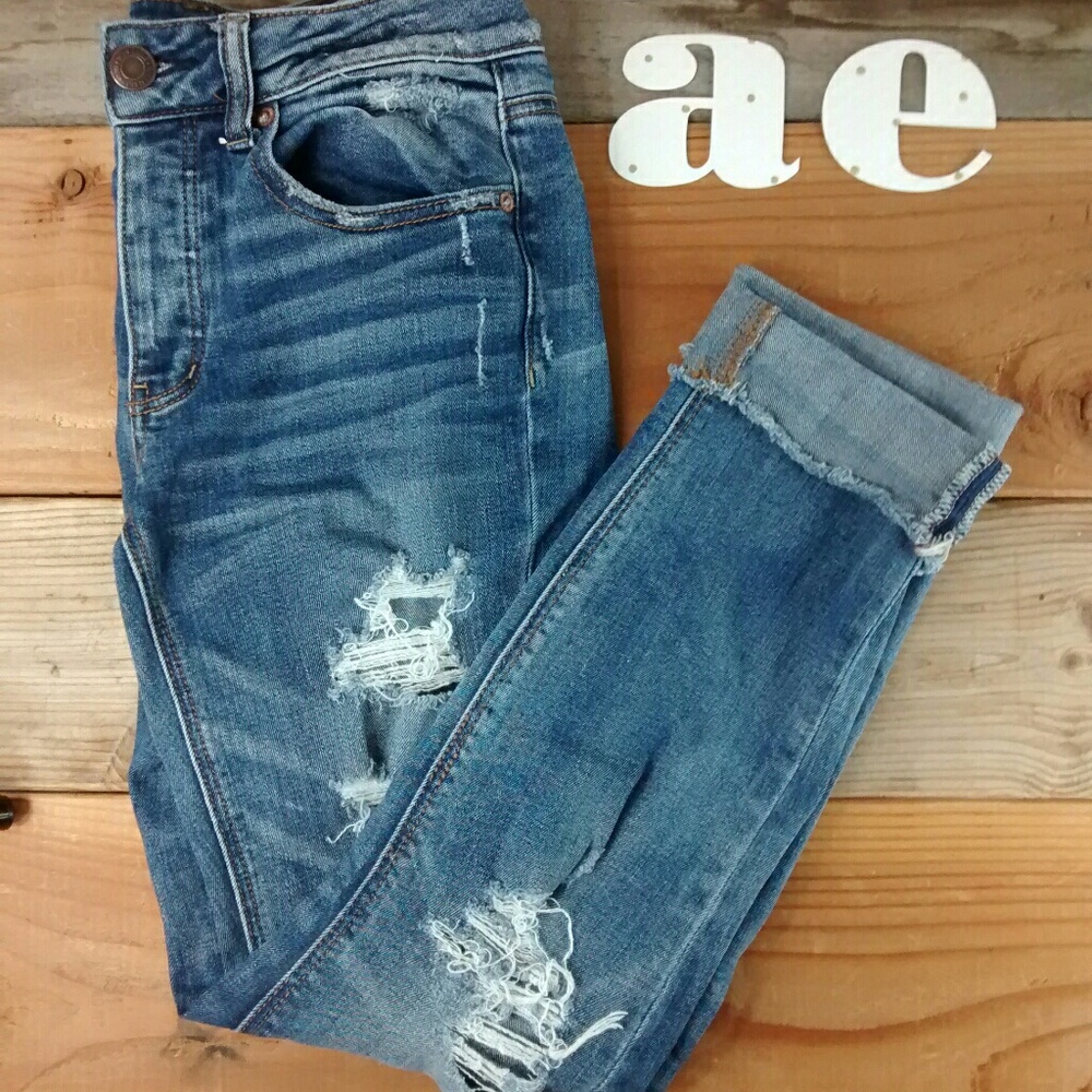 American Eagle Destroyed Stretch Tomgirl Jeans