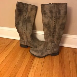 Ruff Hewn Grey Suede Finish Boots